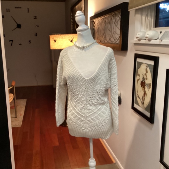 LIMITED HAND KNIT SWEATER 100 acrylic. Ivory color XL - Picture 2 of 6